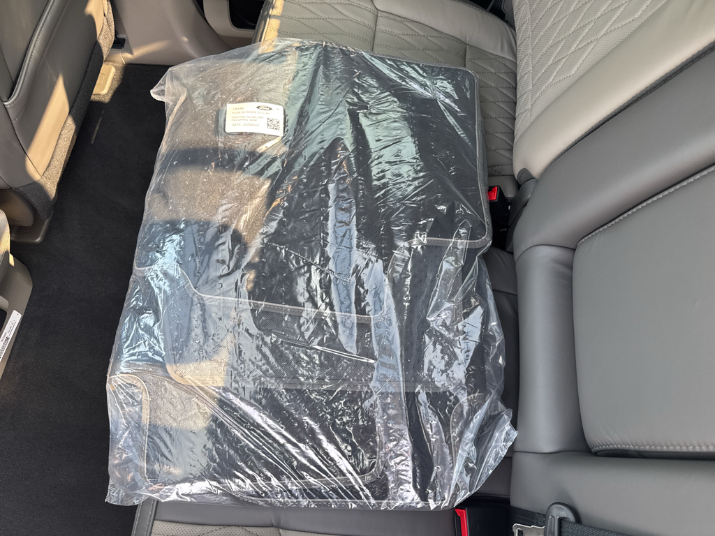 New 2025 Star White Metallic Tri-Coat Ford Platinum image 26