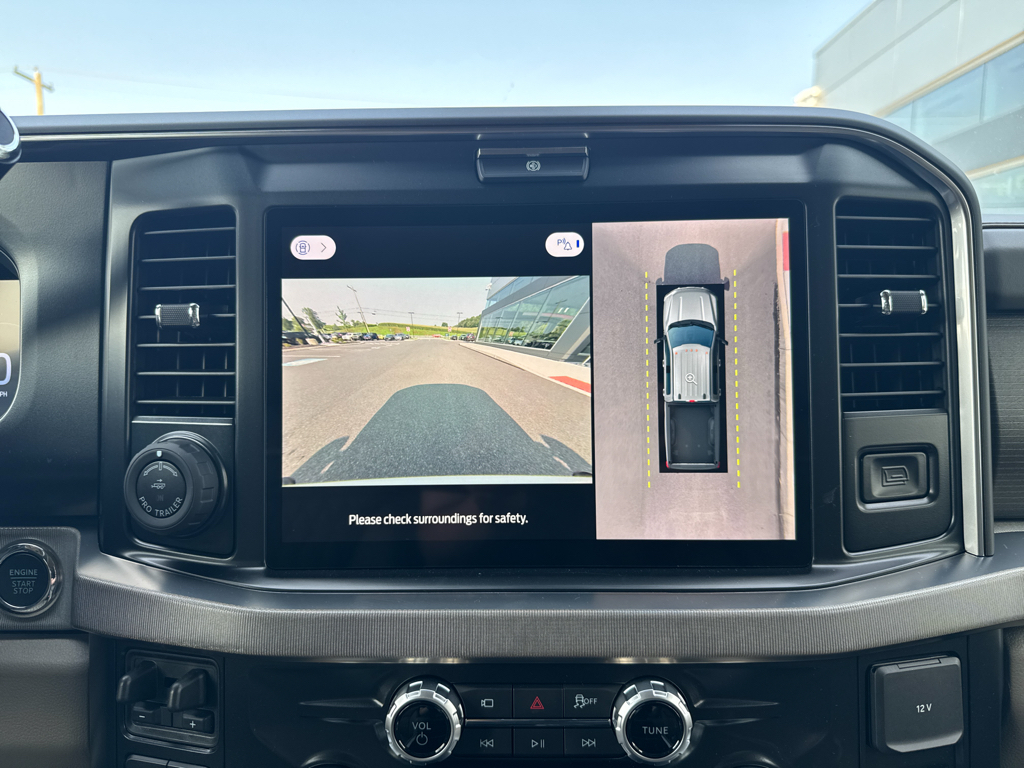 New 2025 Star White Metallic Tri-Coat Ford Platinum image 13