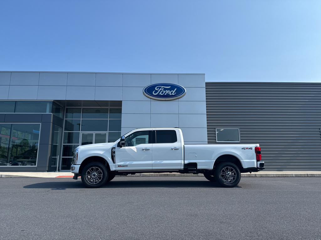 New 2025 Star White Metallic Tri-Coat Ford Platinum image 11