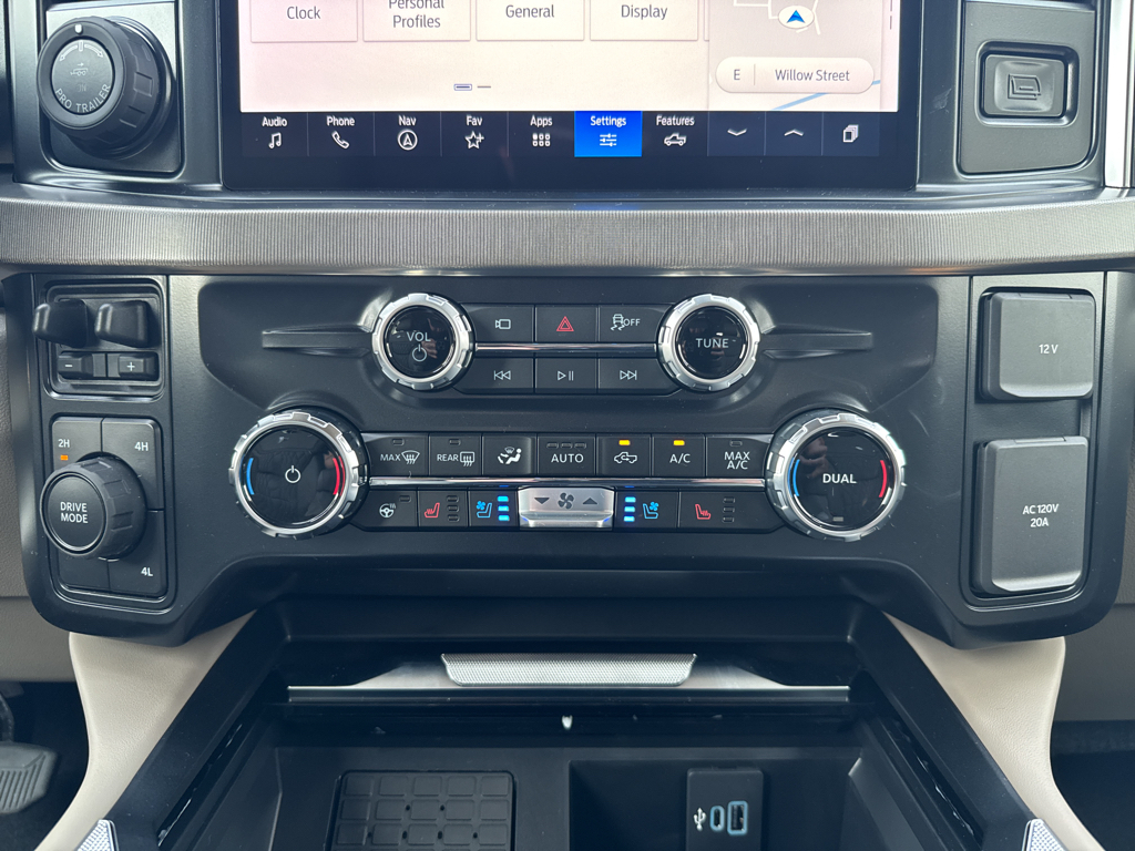 New 2025 Star White Metallic Tri-Coat Ford Platinum image 22