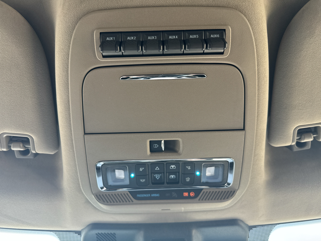 New 2025 Star White Metallic Tri-Coat Ford Platinum image 32