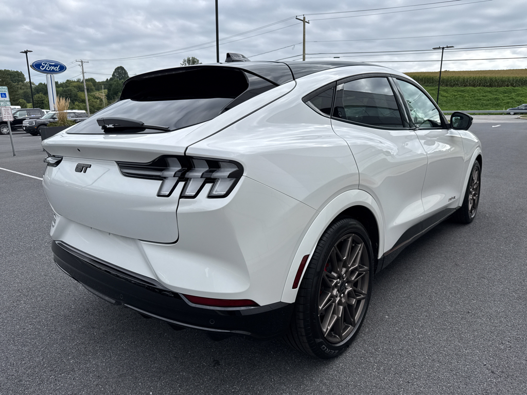 New 2025 Star White Metallic Tri-Coat Ford GT image 17