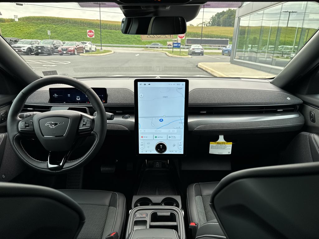 New 2025 Star White Metallic Tri-Coat Ford GT image 3