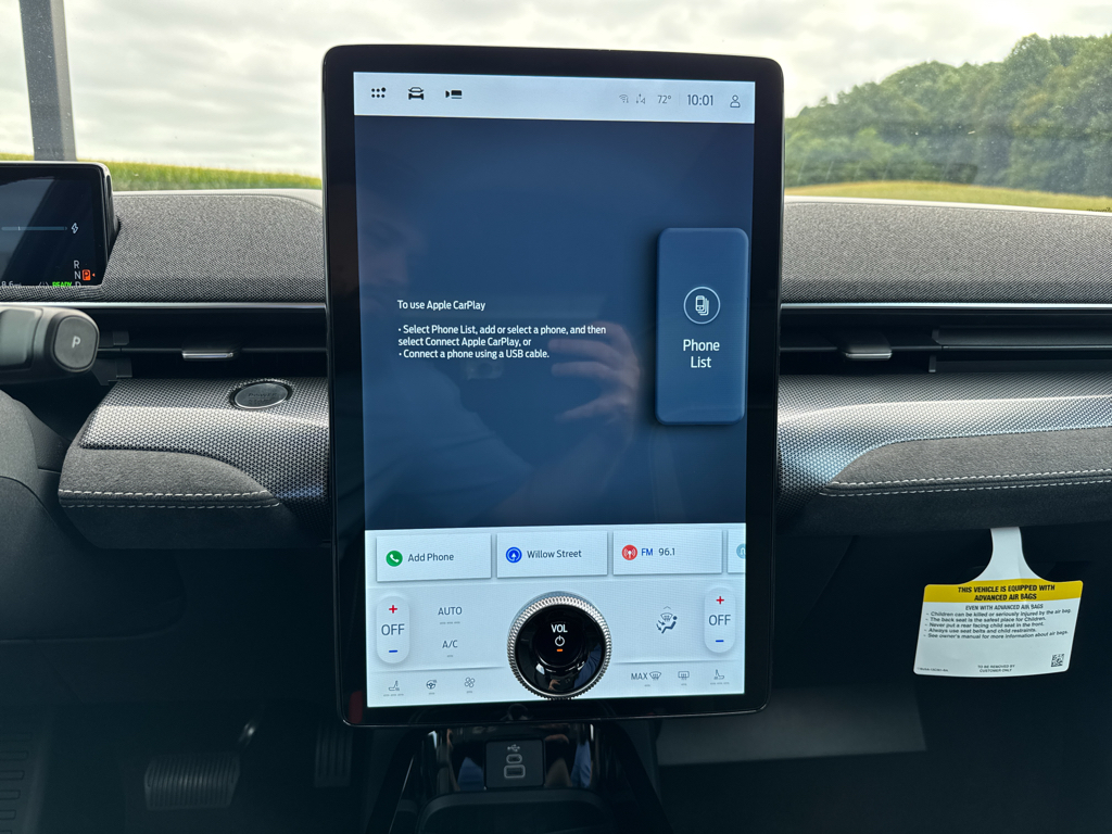 New 2025 Star White Metallic Tri-Coat Ford GT image 14