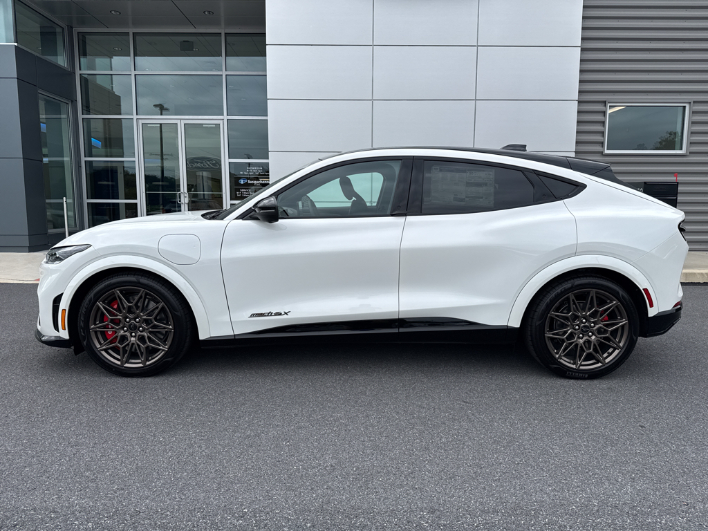 New 2025 Star White Metallic Tri-Coat Ford GT image 9