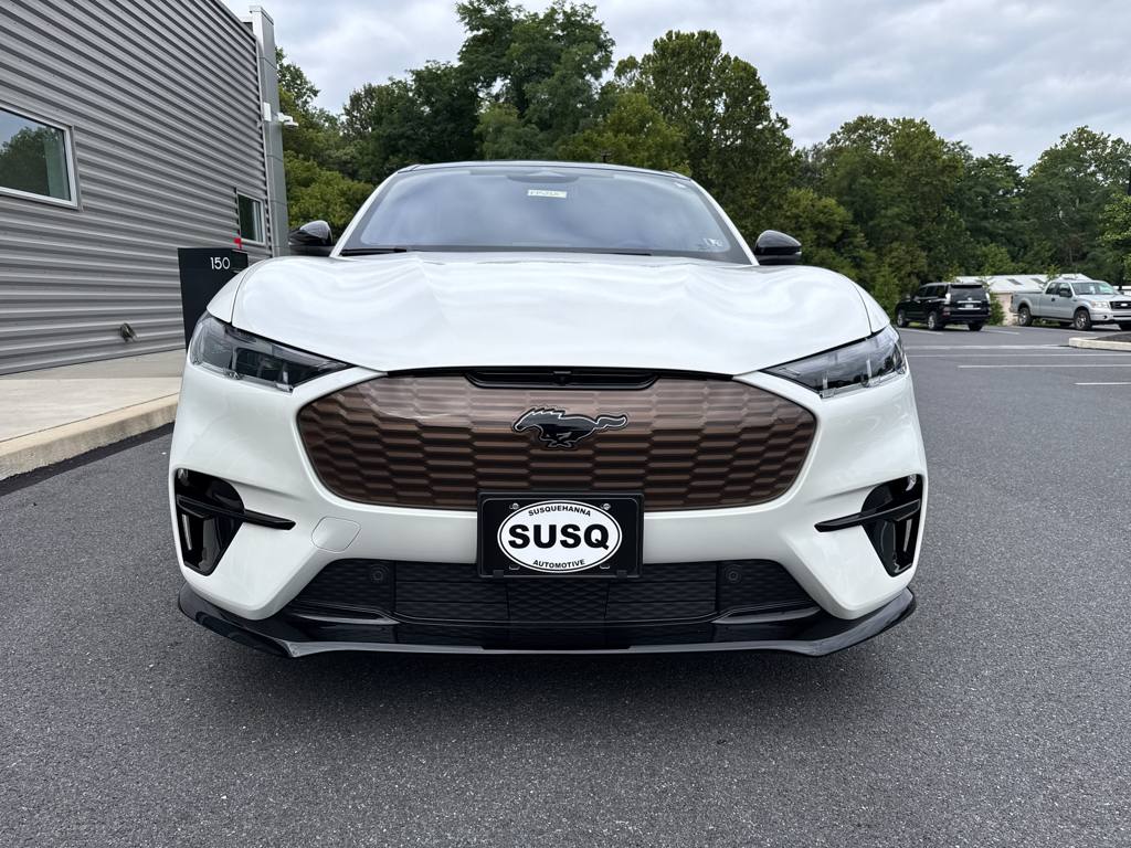 New 2025 Star White Metallic Tri-Coat Ford GT image 2