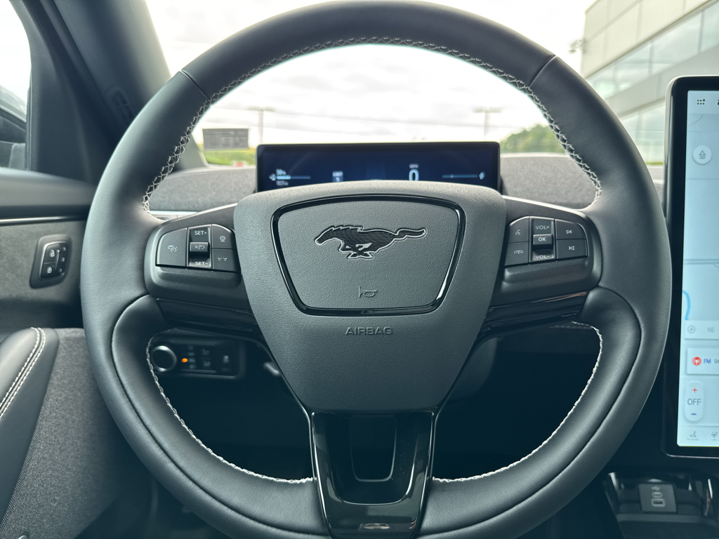 New 2025 Star White Metallic Tri-Coat Ford GT image 23