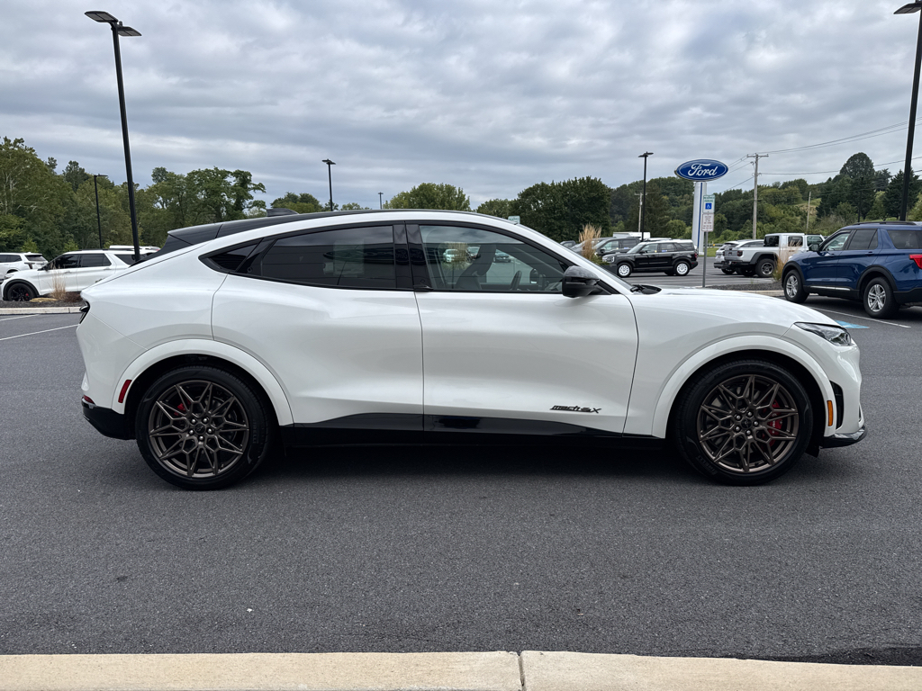 New 2025 Star White Metallic Tri-Coat Ford GT image 10