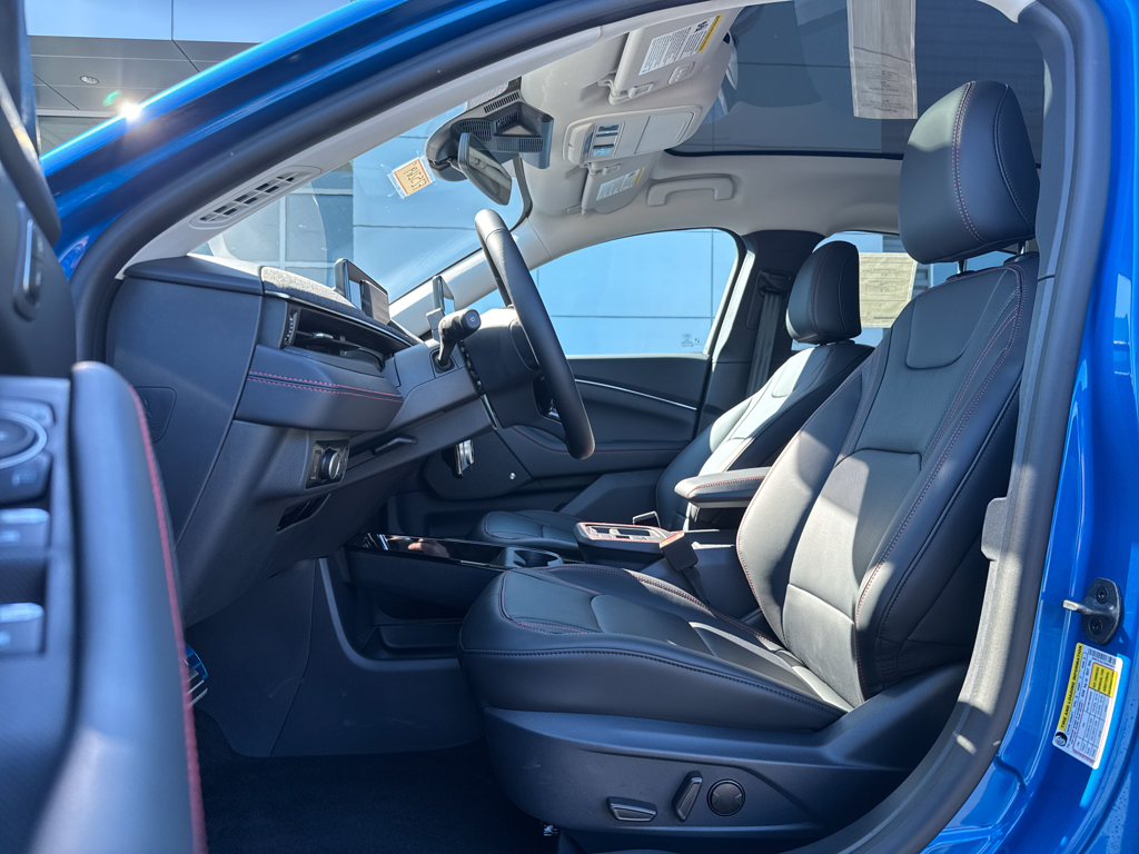 New 2025 Velocity Blue Metallic Ford Premium image 4