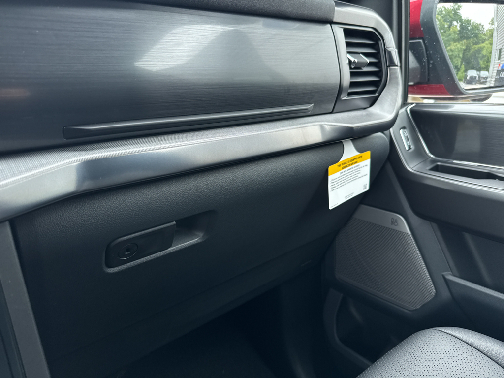 New 2025 Rapid Red Metallic Tinted Clearcoat Ford LARIAT image 32