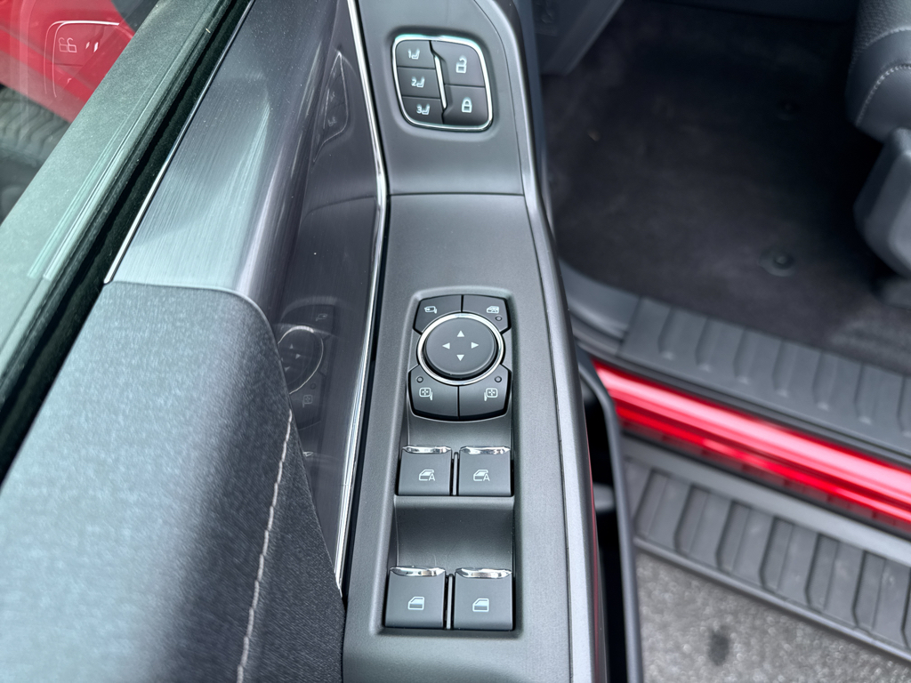 New 2025 Rapid Red Metallic Tinted Clearcoat Ford LARIAT image 23