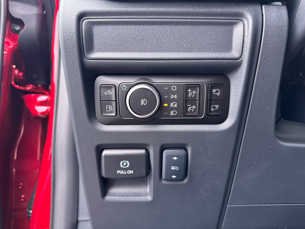 New 2025 Rapid Red Metallic Tinted Clearcoat Ford LARIAT image 29