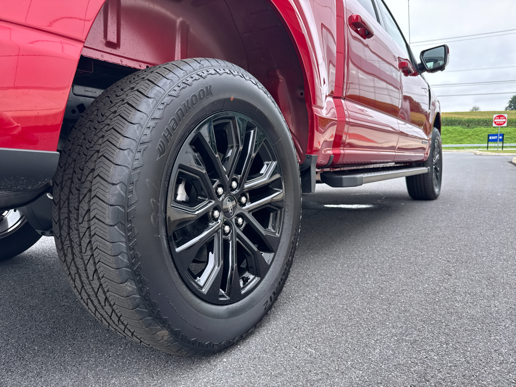 New 2025 Rapid Red Metallic Tinted Clearcoat Ford LARIAT image 19