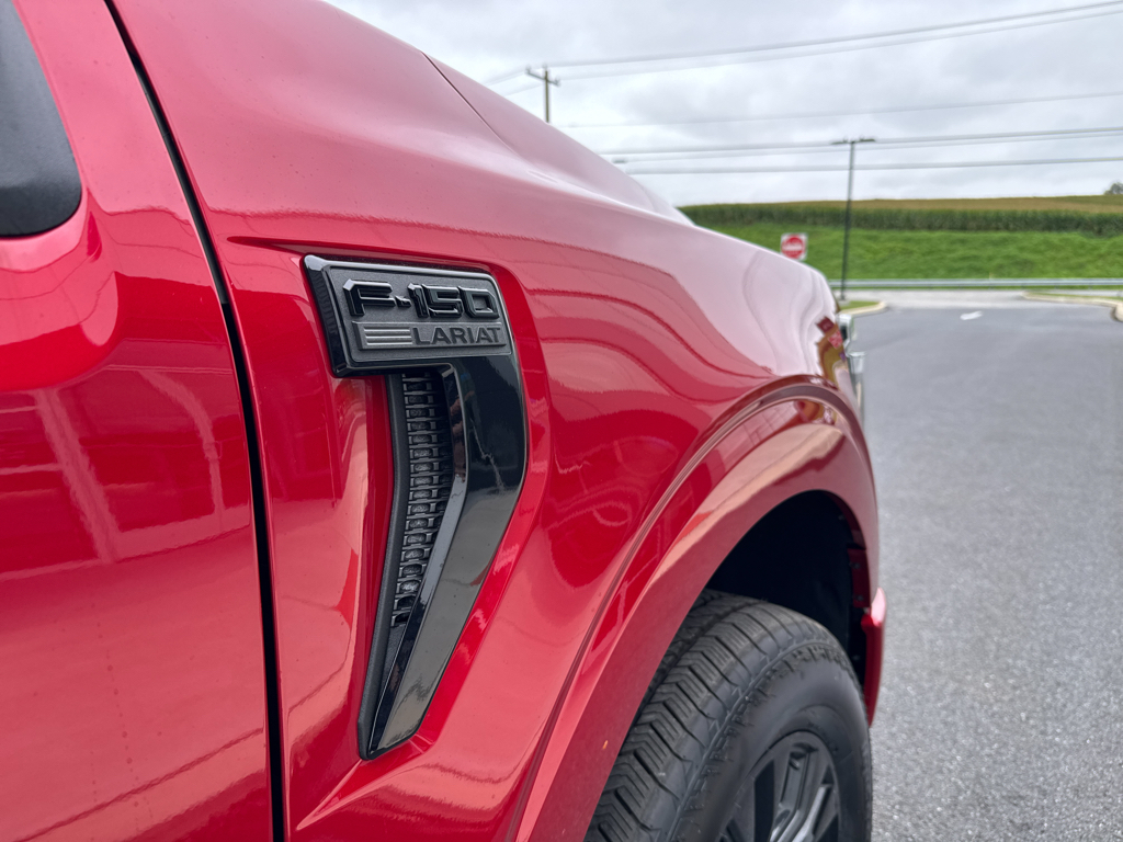 New 2025 Rapid Red Metallic Tinted Clearcoat Ford LARIAT image 24