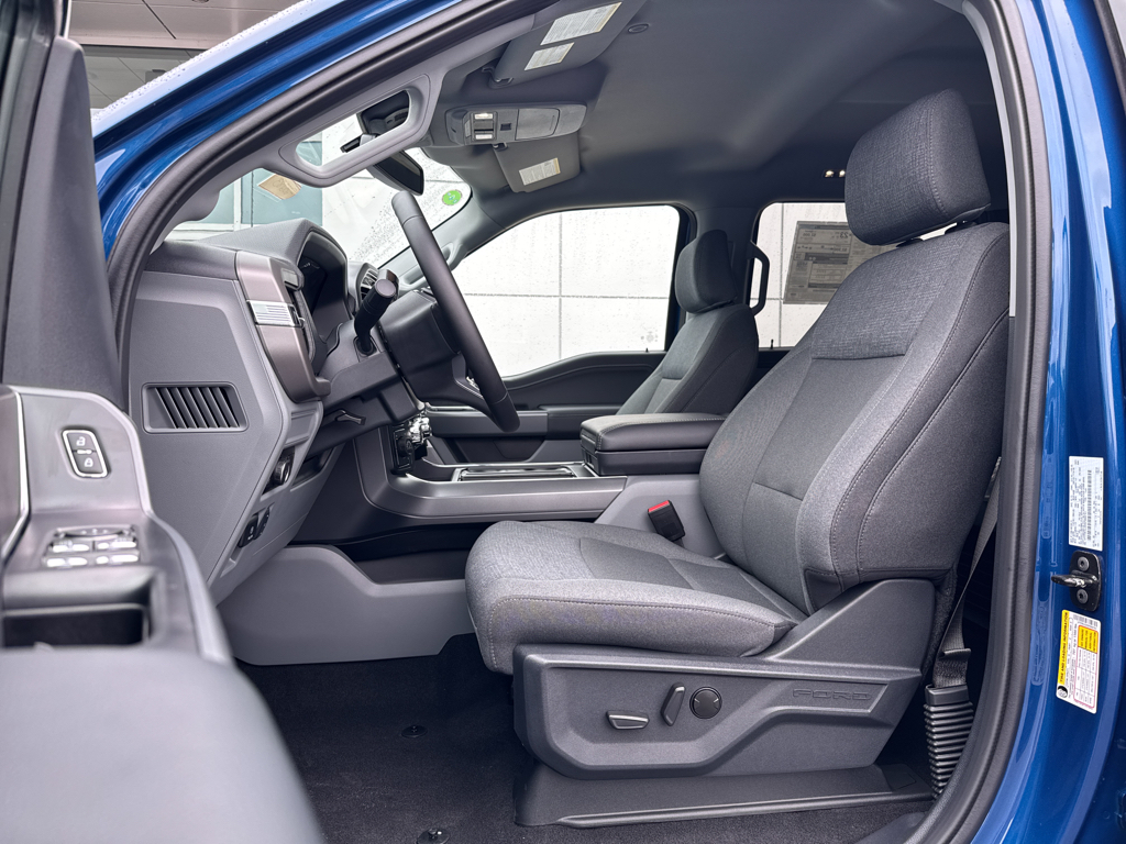 New 2025 Atlas Blue Metallic Ford XLT image 5