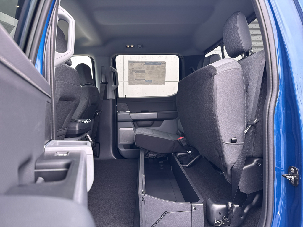 New 2025 Atlas Blue Metallic Ford XLT image 7