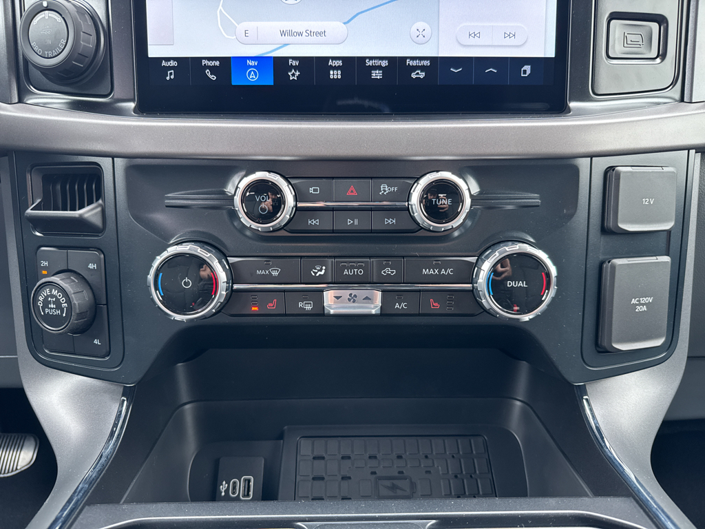 New 2025 Atlas Blue Metallic Ford XLT image 11