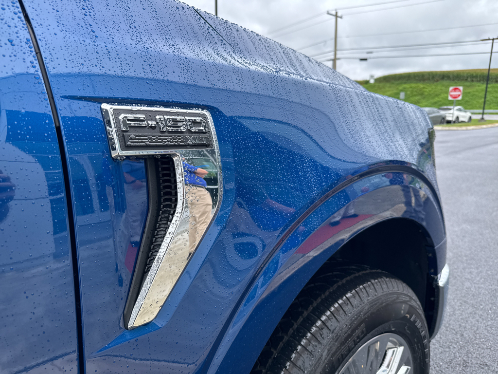 New 2025 Atlas Blue Metallic Ford XLT image 16