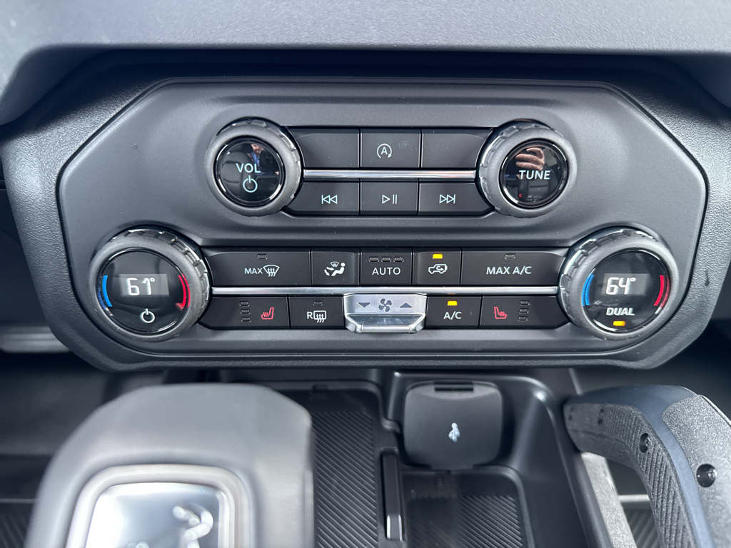 New 2025 Carbonized Gray Metallic Ford Big Bend image 21