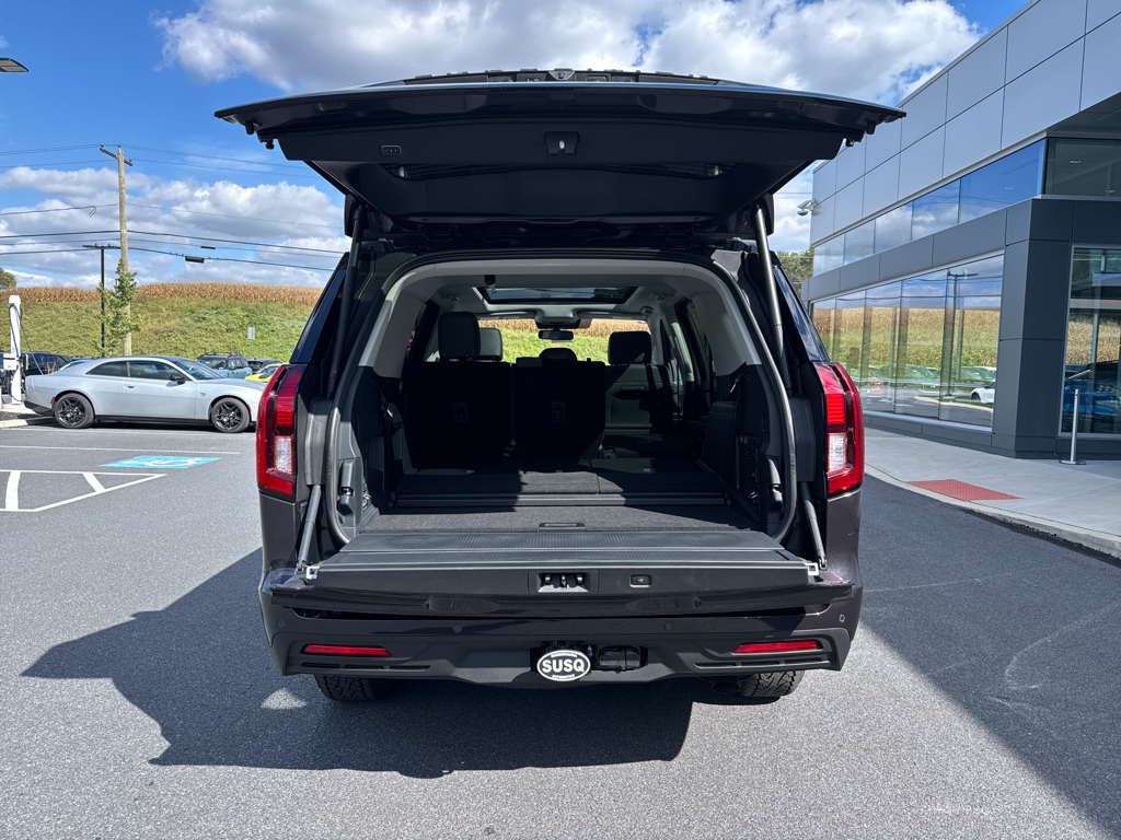 New 2025 Dark Matter Grey Metallic Ford Active image 8