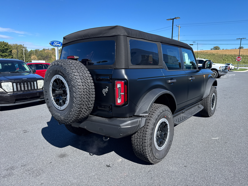 New 2025 Shadow Black Ford Badlands image 17
