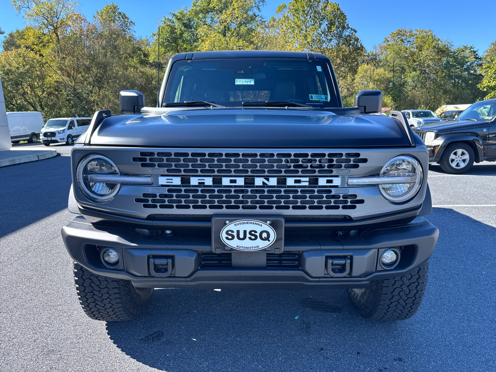 New 2025 Shadow Black Ford Badlands image 3