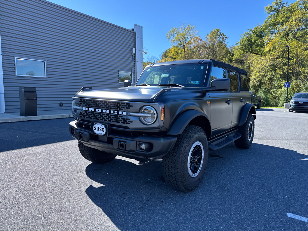 New 2025 Shadow Black Ford Badlands image 27