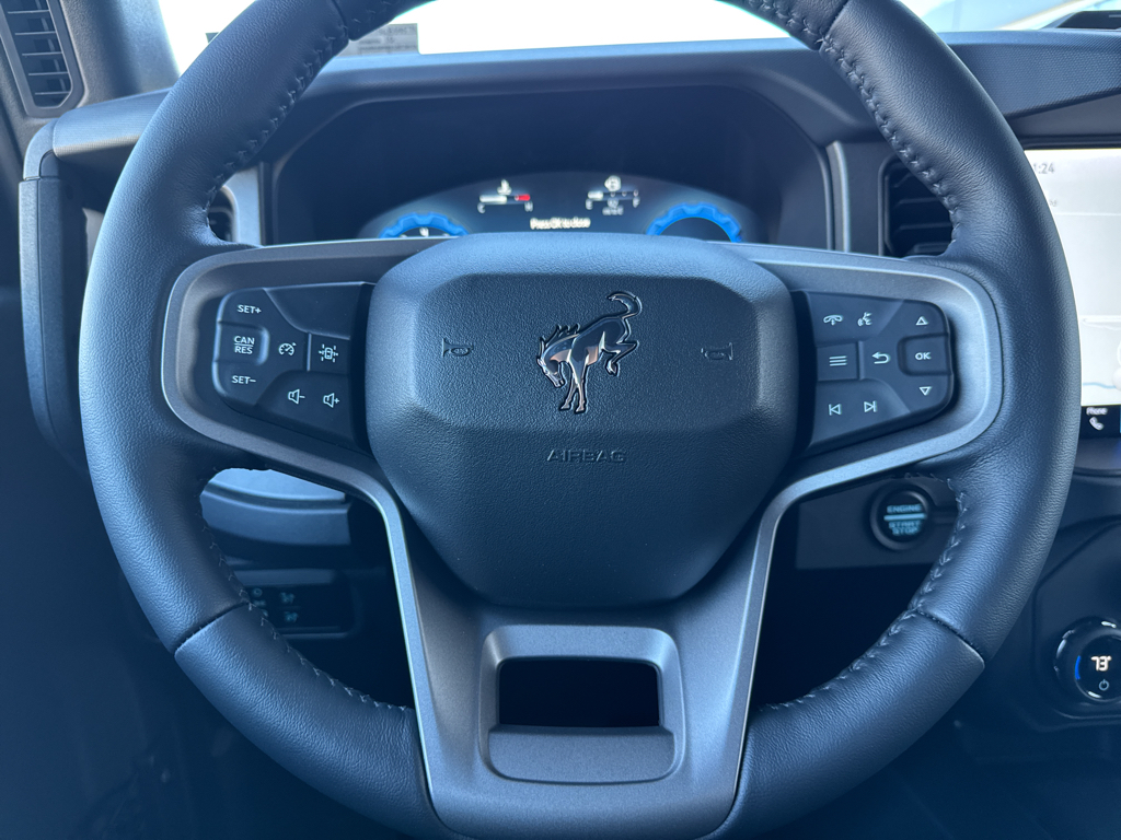 New 2025 Shadow Black Ford Badlands image 18