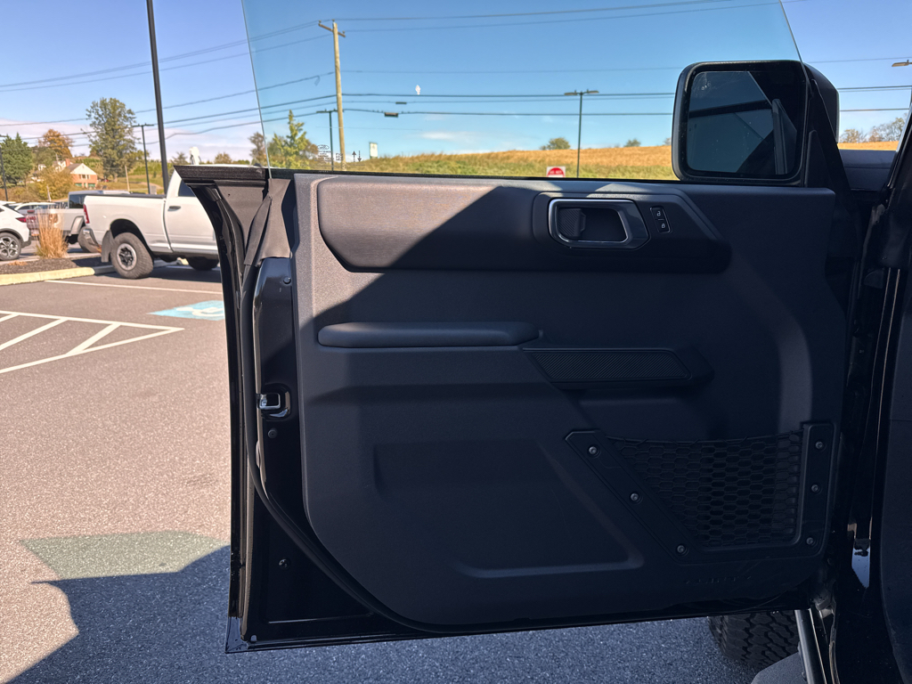 New 2025 Shadow Black Ford Badlands image 23