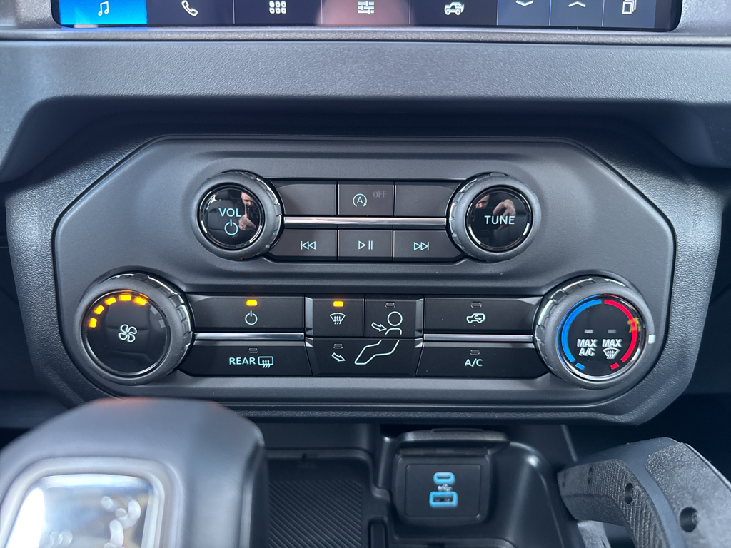 New 2025 Eruption Green Metallic Ford Badlands image 22