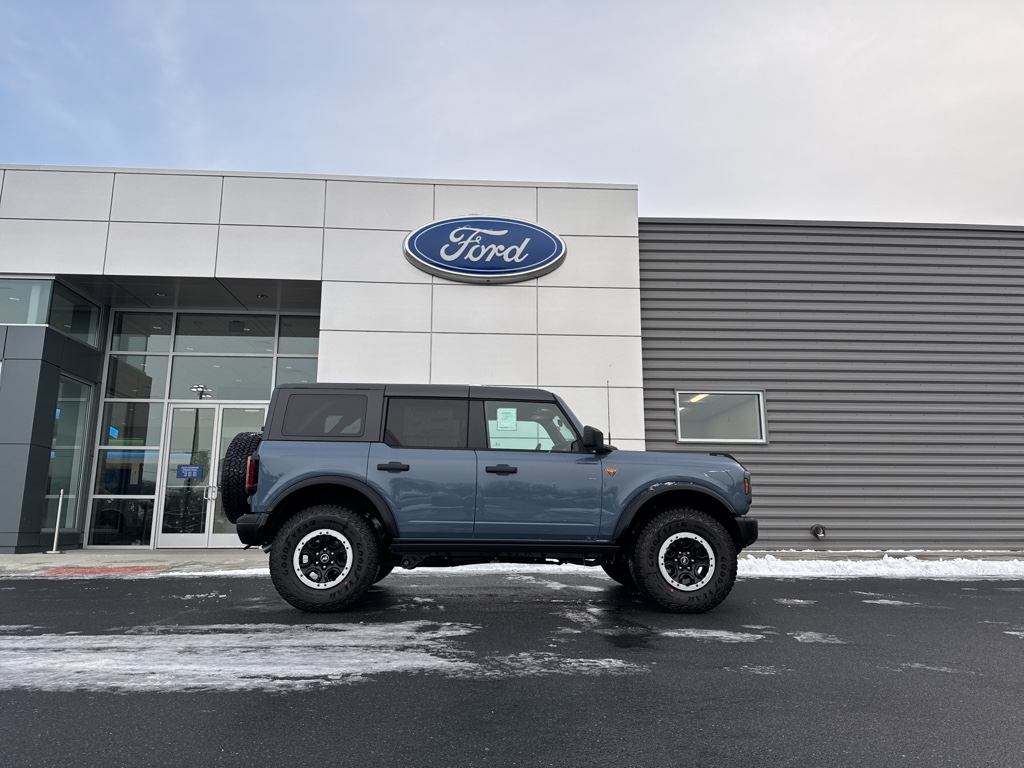 New 2025 Azure Gray Met Tri-coat Ford Badlands image 10