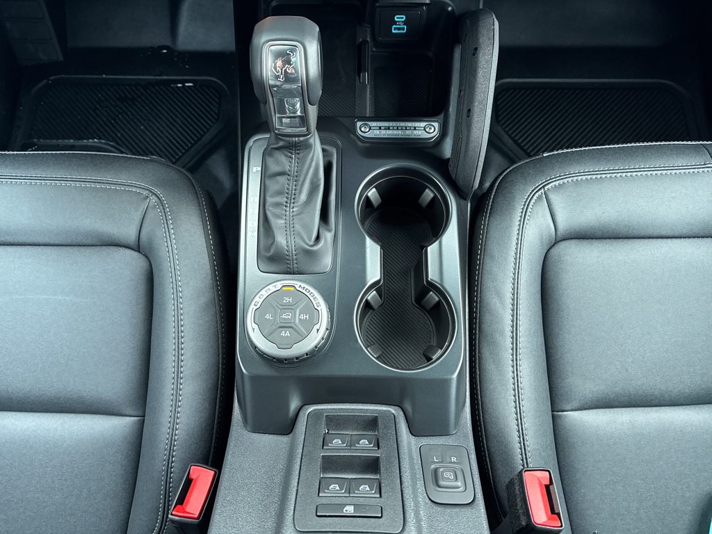 New 2025 Azure Gray Met Tri-coat Ford Badlands image 21