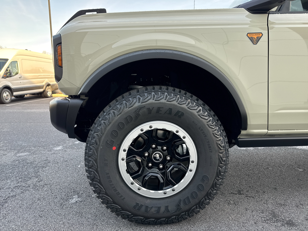 New 2025 Desert Sand Ford Badlands image 19