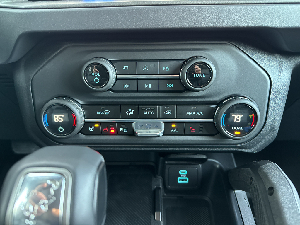 New 2025 Desert Sand Ford Badlands image 22