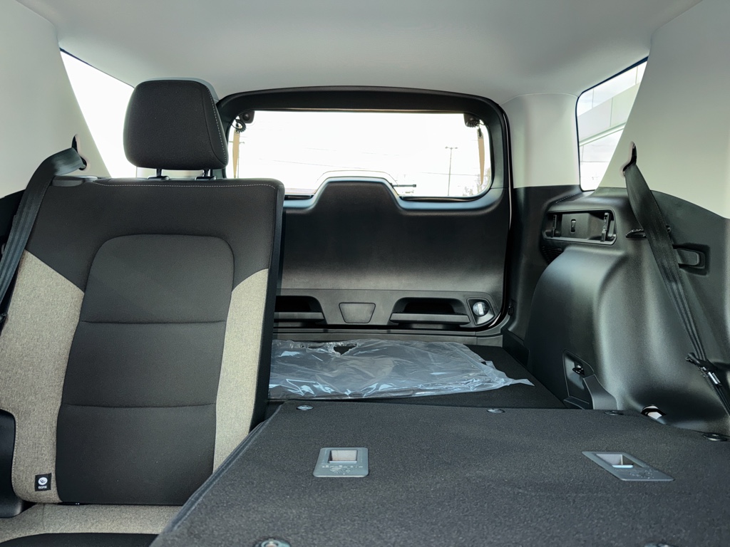 New 2025 Oxford White Ford Big Bend image 5