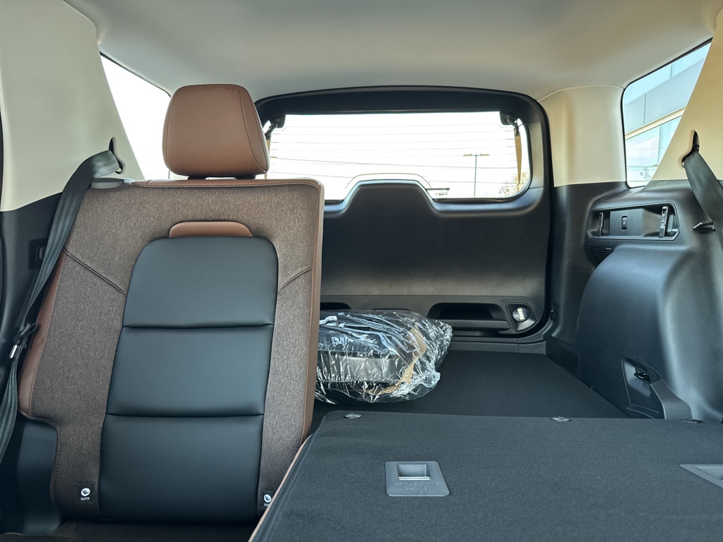 New 2025 Eruption Green Metallic Ford Outer Banks image 5