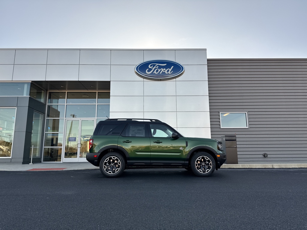 New 2025 Eruption Green Metallic Ford Outer Banks image 10