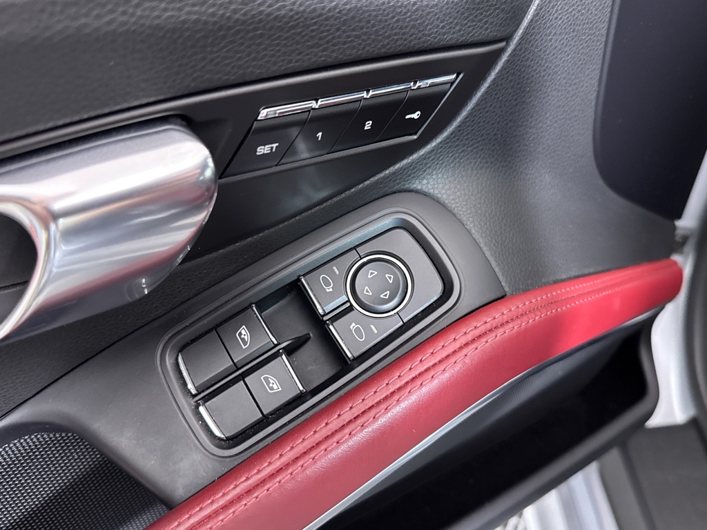 Used 2018 Rhodium Silver Metallic Porsche Base image 24