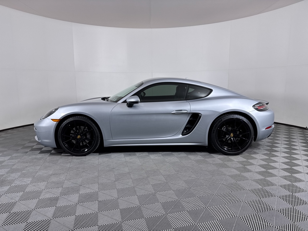 Used 2018 Rhodium Silver Metallic Porsche Base image 11