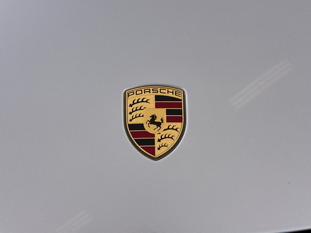 Used 2018 Rhodium Silver Metallic Porsche Base image 33