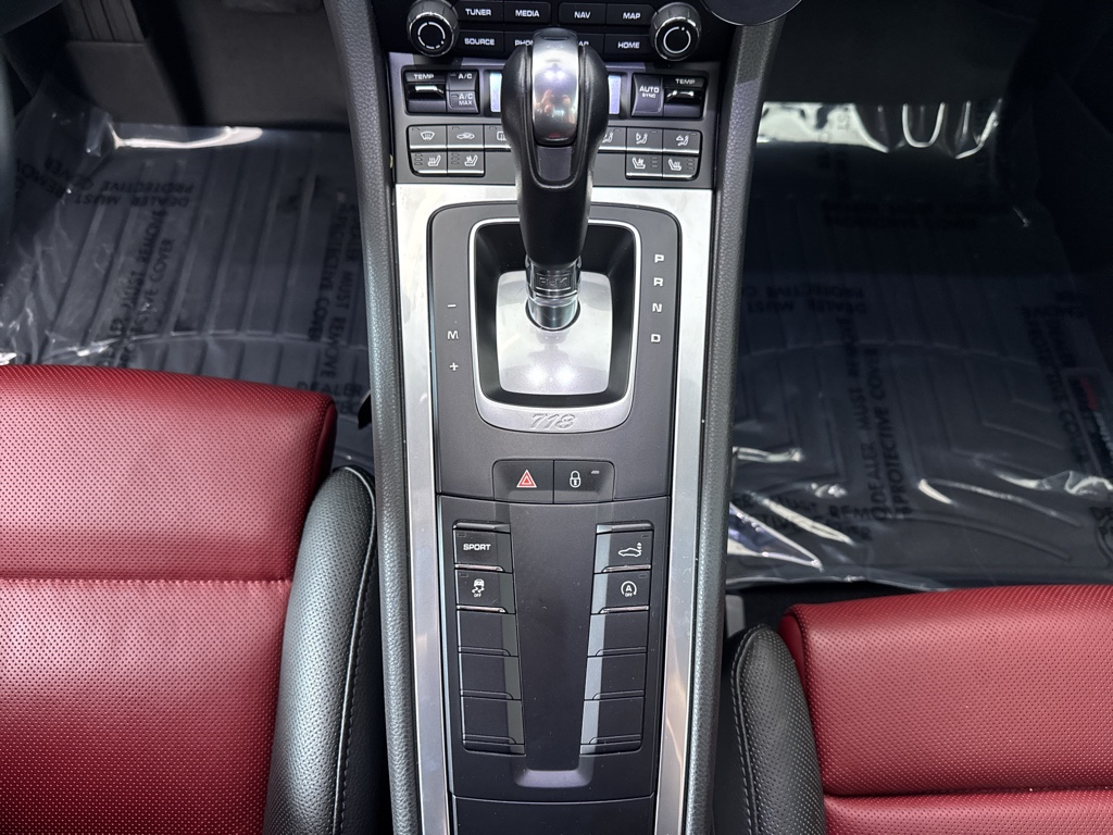 Used 2018 Rhodium Silver Metallic Porsche Base image 22