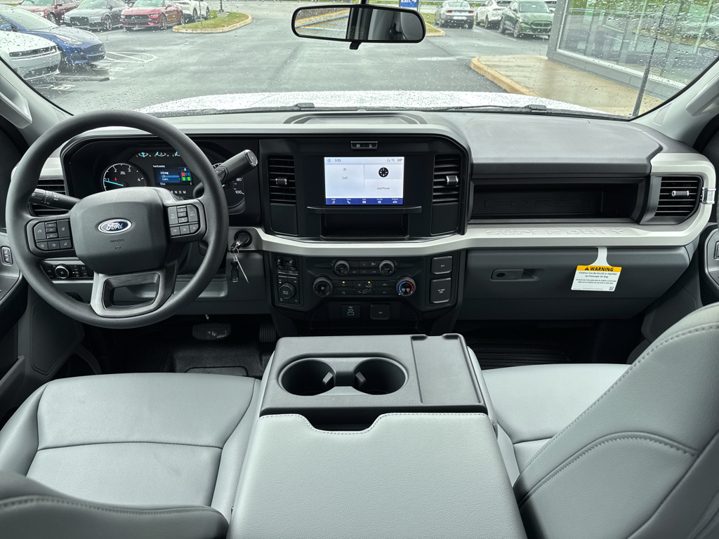 New 2026 Oxford White Ford XL image 4