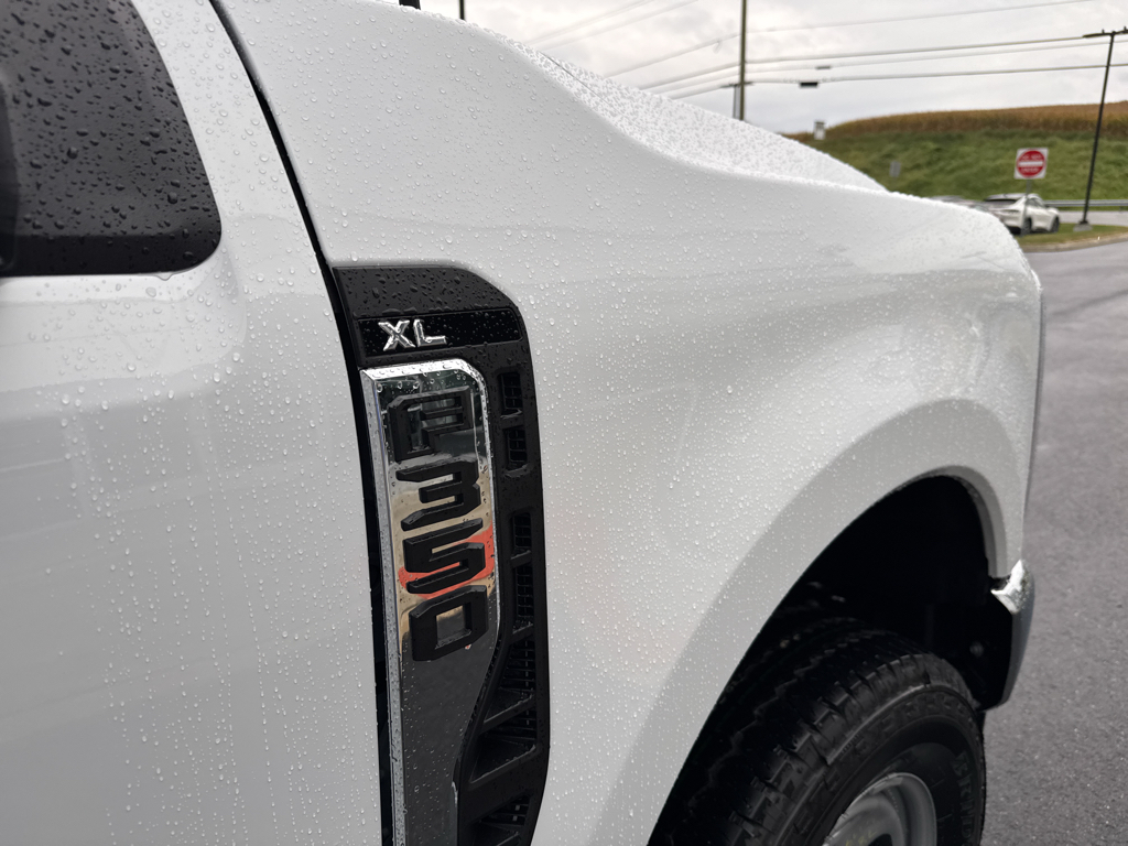 New 2026 Oxford White Ford XL image 23