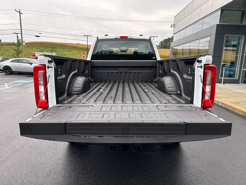 New 2026 Oxford White Ford XL image 3