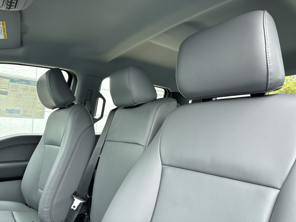 New 2026 Oxford White Ford XL image 28