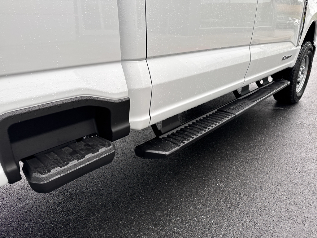 New 2026 Oxford White Ford XL image 22