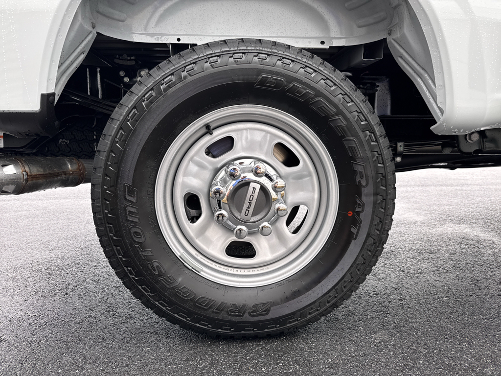 New 2026 Oxford White Ford XL image 14