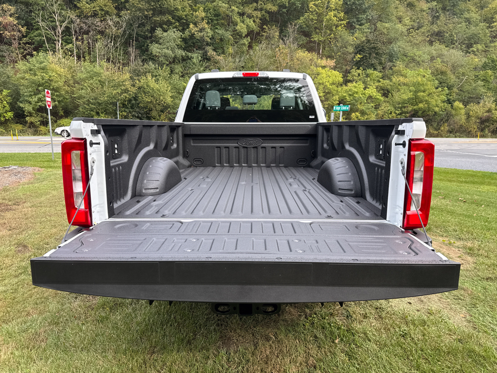 New 2026 Oxford White Ford XL image 6