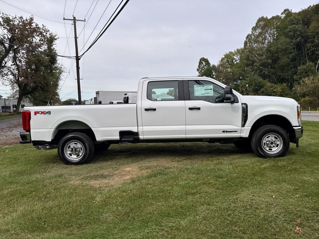 New 2026 Oxford White Ford XL image 2
