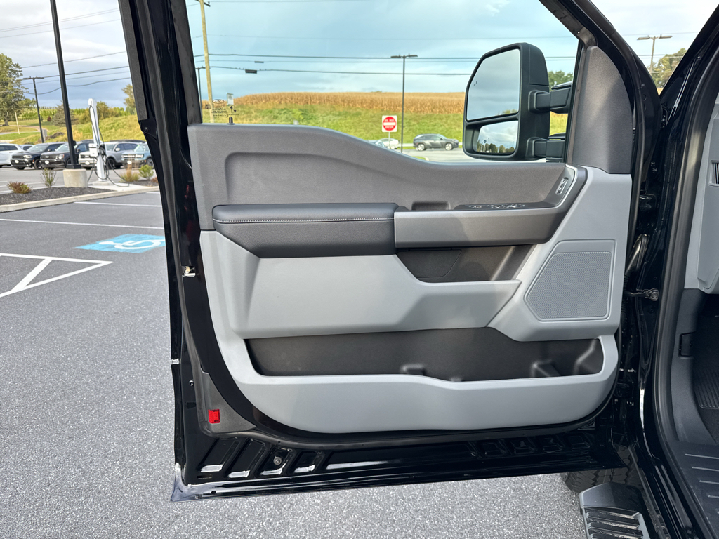 New 2026 Agate Black Metallic Ford XL image 24